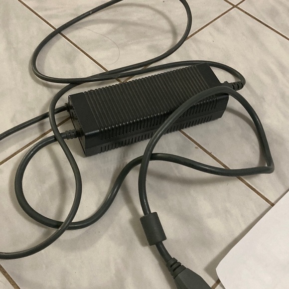 Xbox 360 With Bullet Controller And GTA 5 Disc